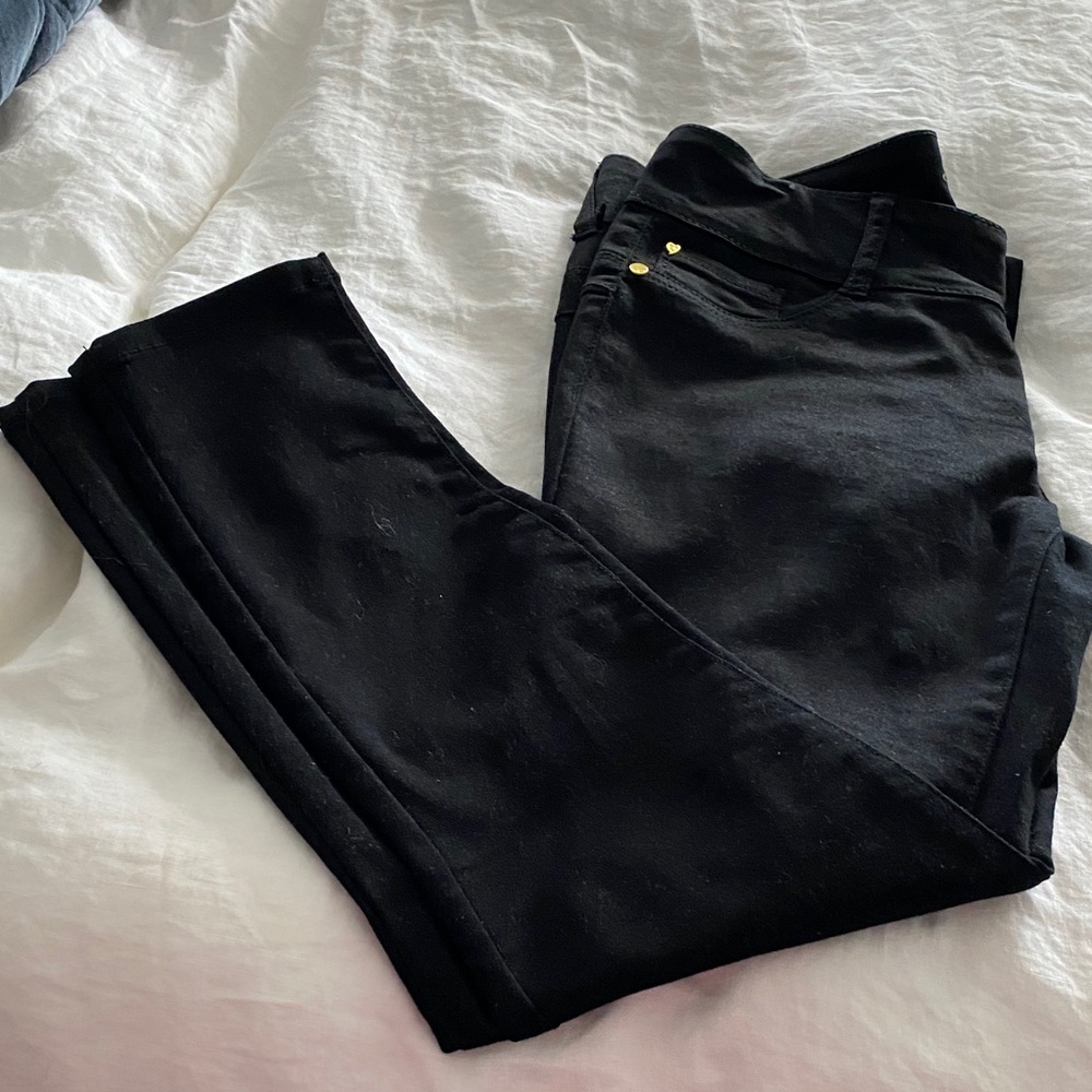 Slim fit Thalia Sodi black cropped pants size 6